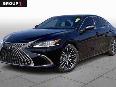 Used 2025 Lexus ES 300h w/ Premium Package