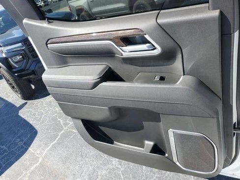 New 2026 GMC Sierra 1500 SLE w/ X31 Off-Road Package image 13