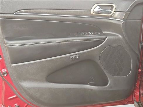 Used 2017 Jeep Grand Cherokee Limited RWD image 11