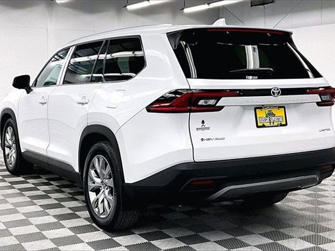 Used 2025 Toyota Grand Highlander AWD Hybrid image 2