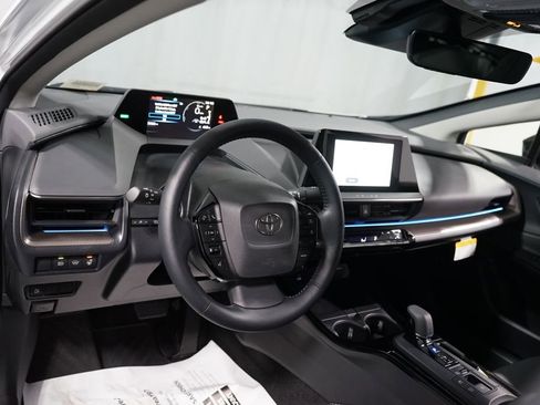 Certified 2025 Toyota Prius image 11