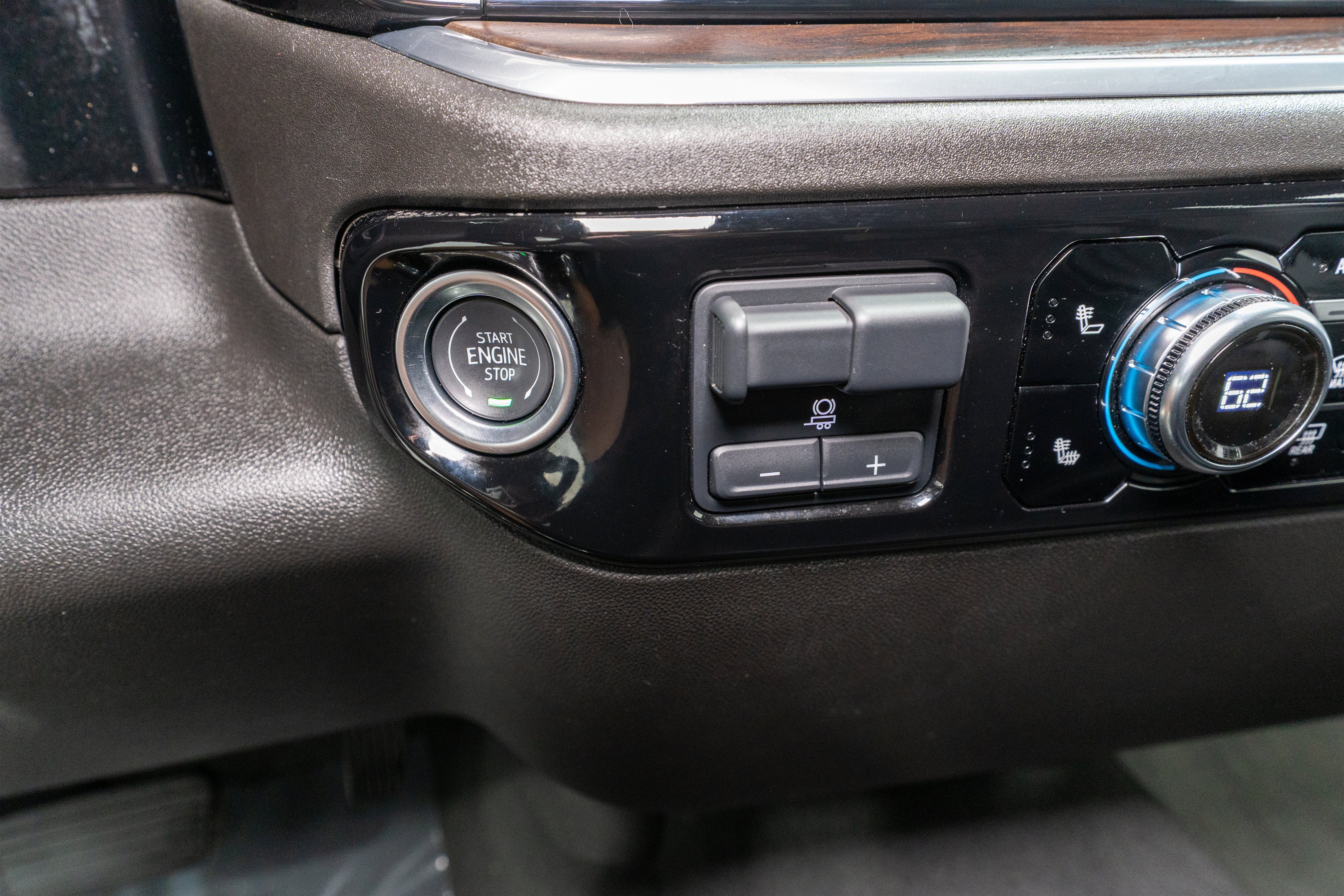 Used 2025 GMC Sierra 1500 SLT AWD/4WD image 22