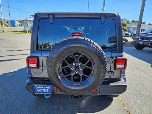 Used 2024 Jeep Wrangler Unlimited AWD/4WD image 4