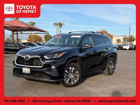 Used 2024 Toyota Highlander XLE image 1