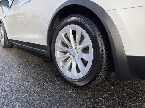 Used 2016 Tesla Model X 75D image 4