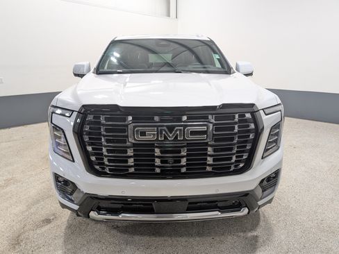 Used 2026 GMC Yukon XL Denali Ultimate w/ LPO, Floor Liner Package AWD/4WD image 8