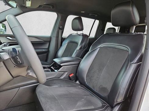 Used 2023 Jeep Grand Cherokee L Laredo RWD image 13