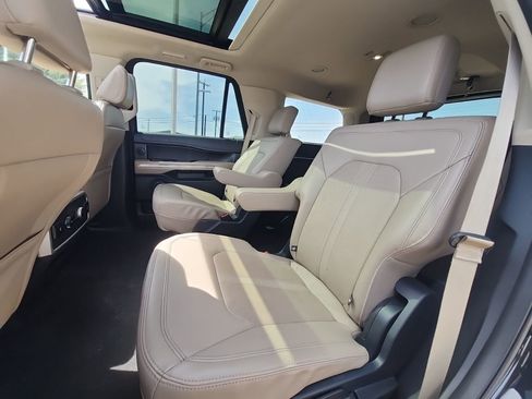 Used 2024 Ford Expedition Limited image 8