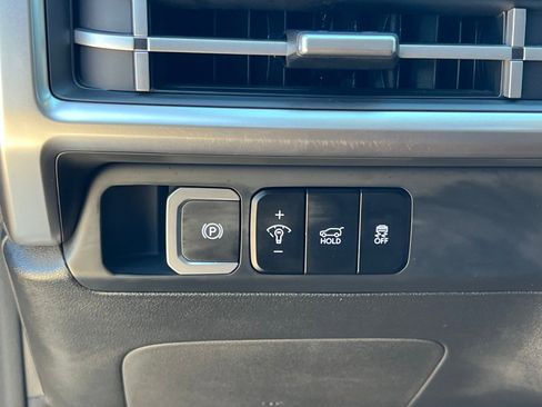 Certified 2025 Hyundai Santa Fe SE image 29