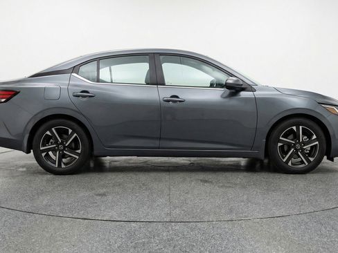 Used 2025 Nissan Sentra SV image 11