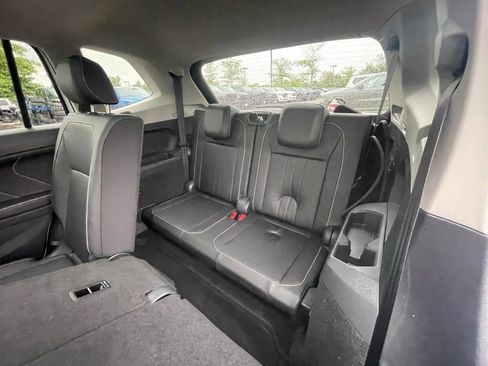 Used 2024 Volkswagen Tiguan SE FWD image 16