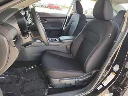 Used 2025 Nissan Sentra S image 12