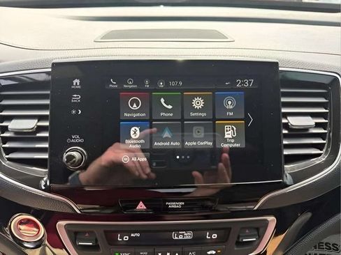 Used 2025 Honda Passport Black Edition image 11