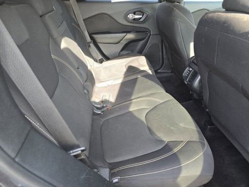 Used 2016 Jeep Cherokee Latitude w/ Safety/Convenience Group image 15