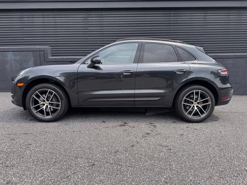 Certified 2026 Porsche Macan AWD/4WD image 7