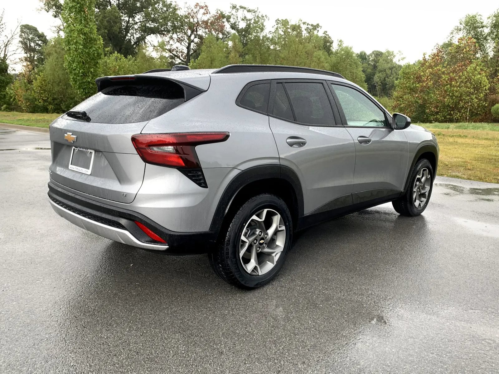 Used 2025 Chevrolet Trax LT FWD image 7