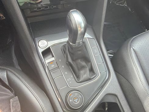 Used 2019 Volkswagen Tiguan SE image 31