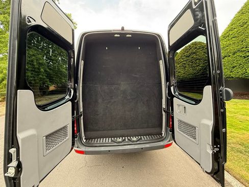 Used 2012 Mercedes-Benz Sprinter 2500 image 9