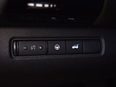 New 2025 Nissan Pathfinder SV image 11