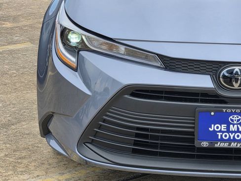 Used 2026 Toyota Corolla LE FWD image 5
