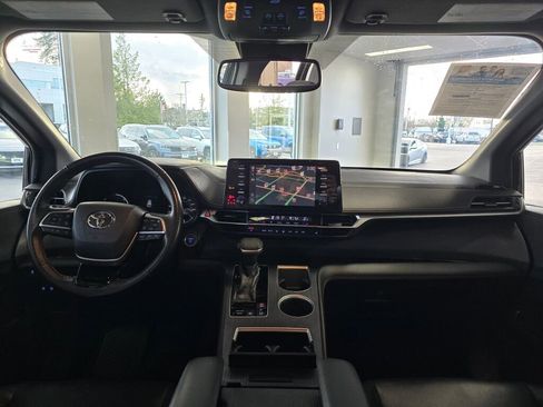 Used 2021 Toyota Sienna XSE image 24