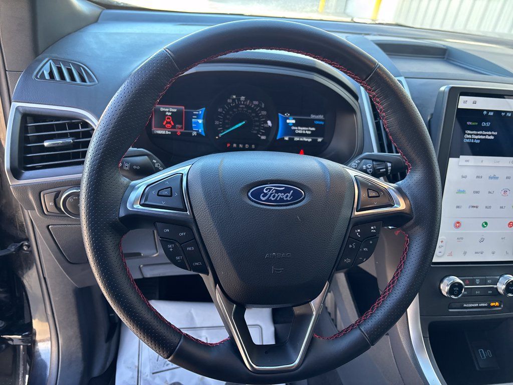 Certified 2024 Ford Edge ST-Line AWD/4WD image 15