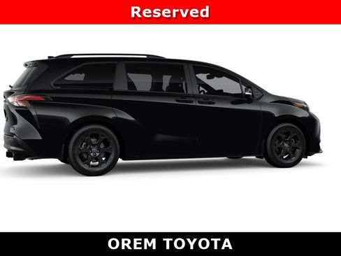 New 2026 Toyota Sienna XLE Woodland Edition AWD/4WD image 11