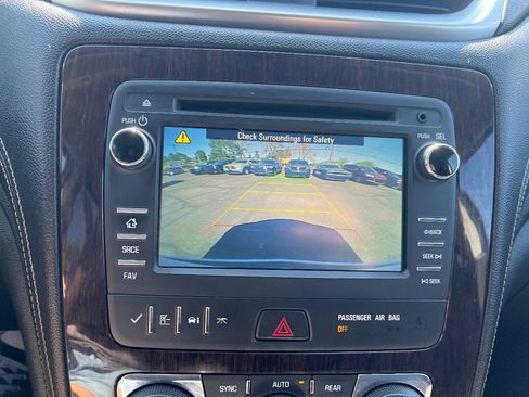 Used 2016 Chevrolet Traverse LT FWD image 14
