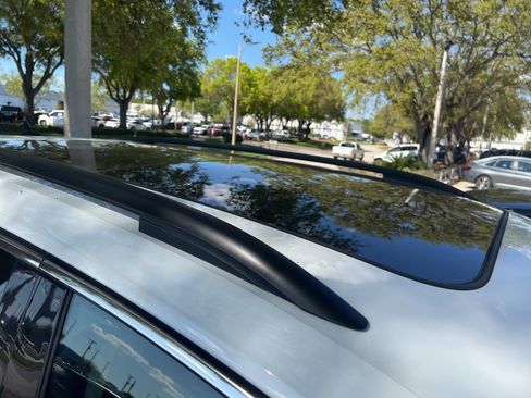 Used 2019 Volkswagen Tiguan SE w/ Panoramic Sunroof Package image 8