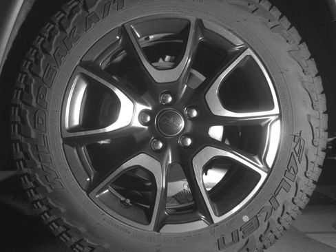 Used 2025 Jeep Compass Trailhawk AWD/4WD image 14
