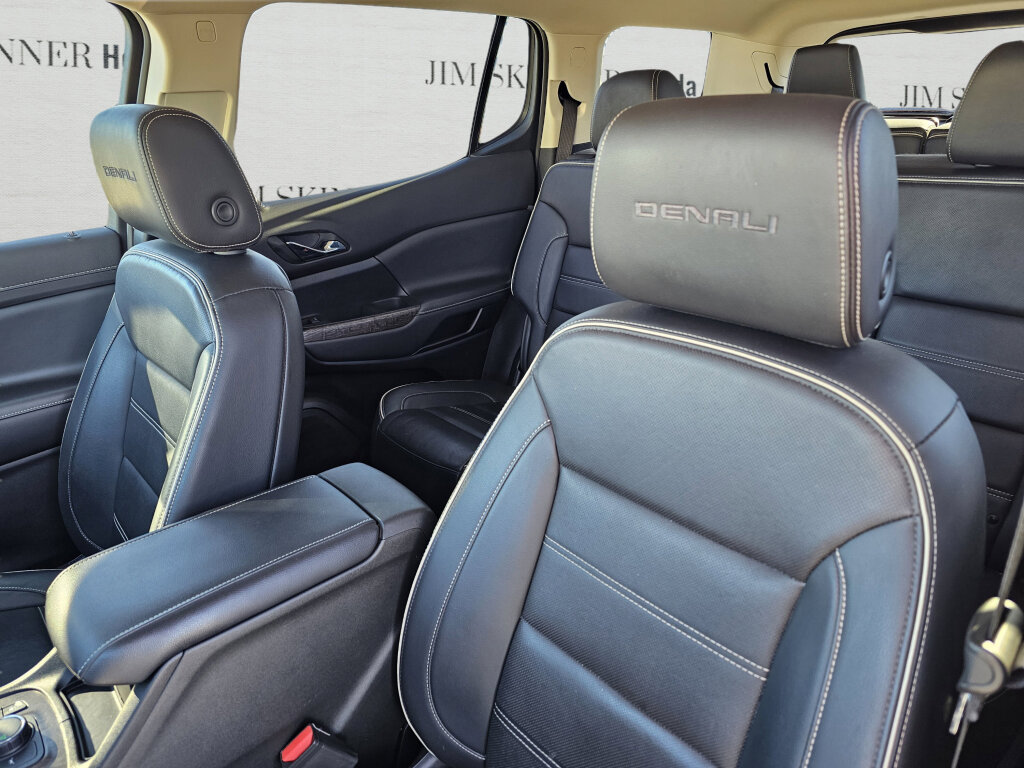 Used 2023 GMC Acadia Denali w/ Denali Technology Package FWD image 17