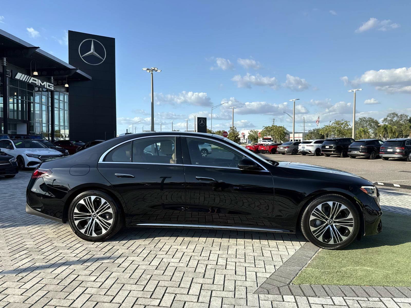 Used 2024 Mercedes-Benz E 350 4MATIC Sedan image 5