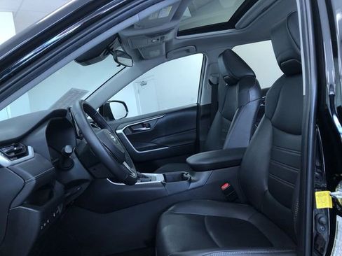 Certified 2022 Toyota RAV4 XLE Premium image 10