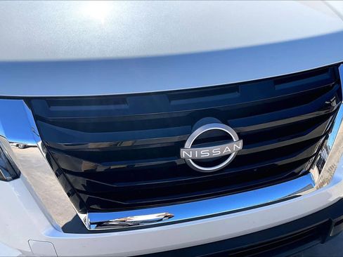 Certified 2024 Nissan Pathfinder SV image 29