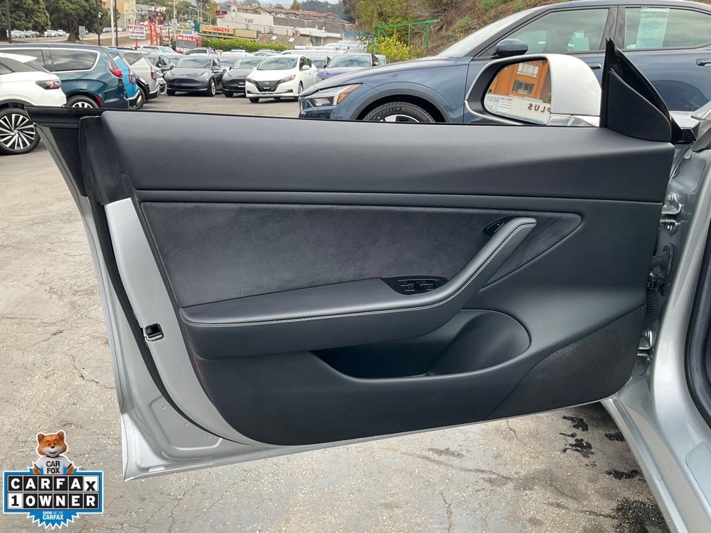 Used 2018 Tesla Model 3 Long Range RWD image 22