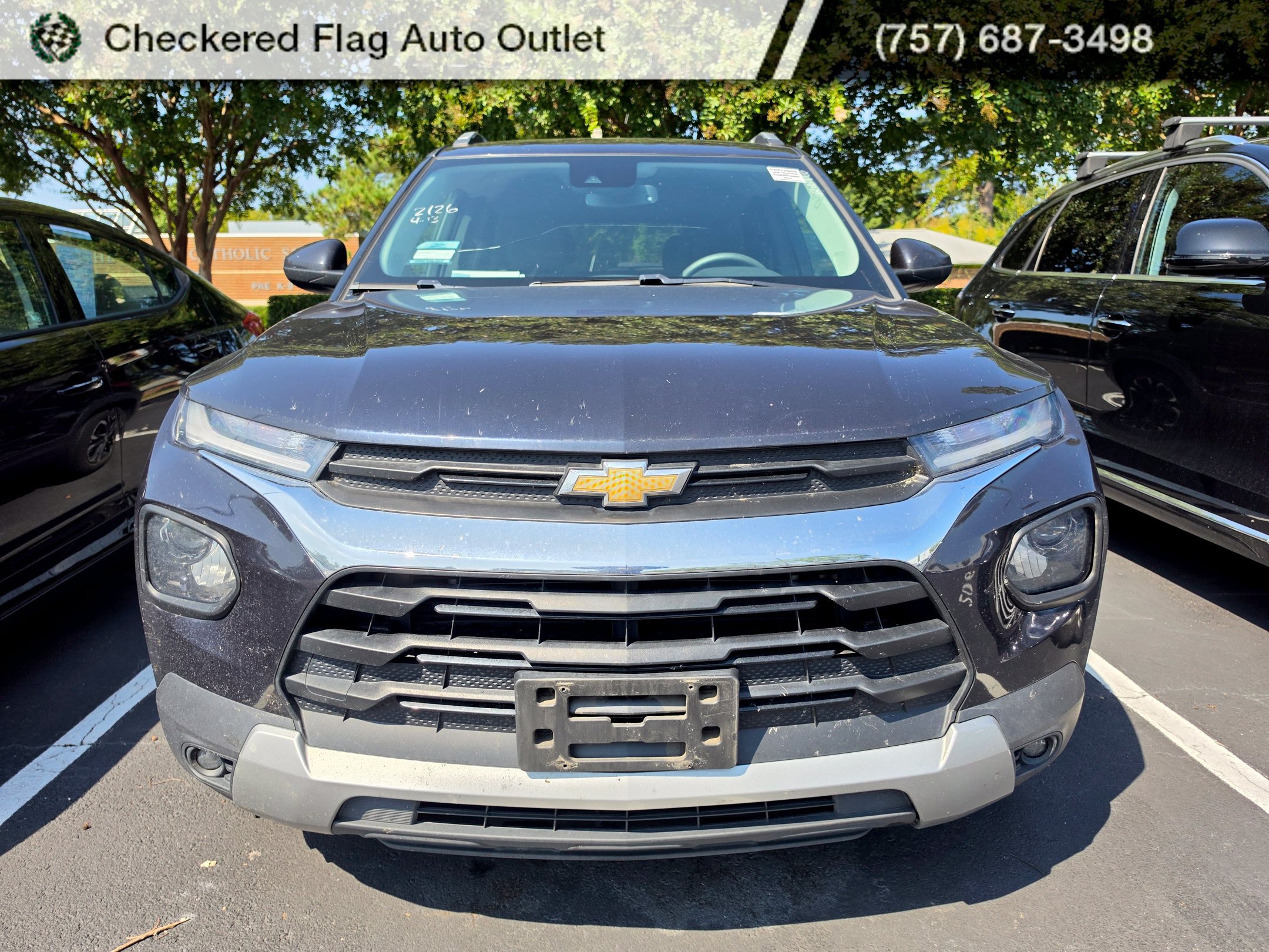 Used 2021 Chevrolet TrailBlazer LT w/ Convenience Package FWD image 2