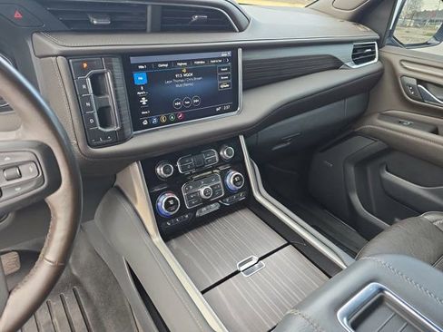 Used 2021 GMC Yukon XL Denali image 24
