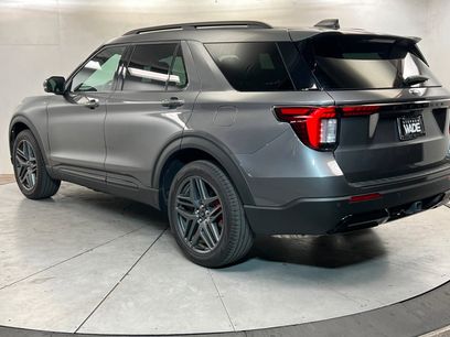 Used 2025 Ford Explorer ST-Line w/ ST-Line Street Pack