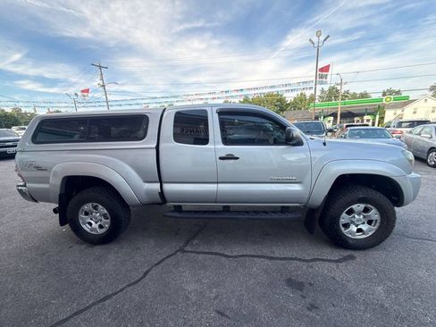 Used 2010 Toyota Tacoma 4x4 Access Cab V6 image 4