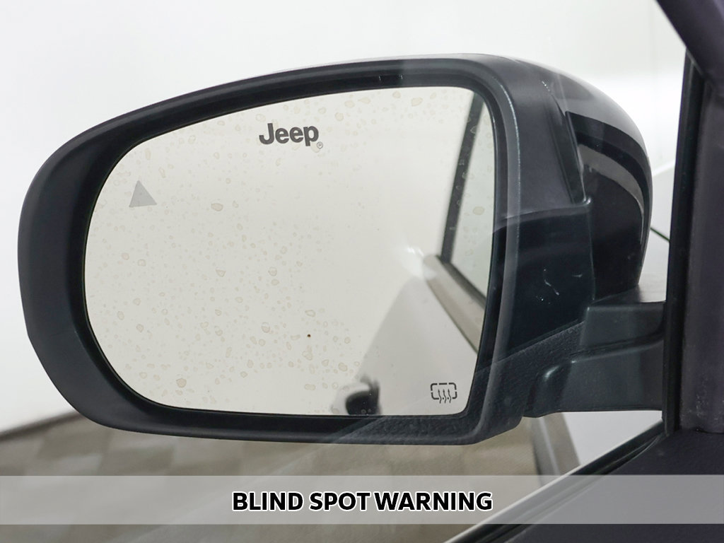 Used 2023 Jeep Compass Latitude AWD/4WD image 3