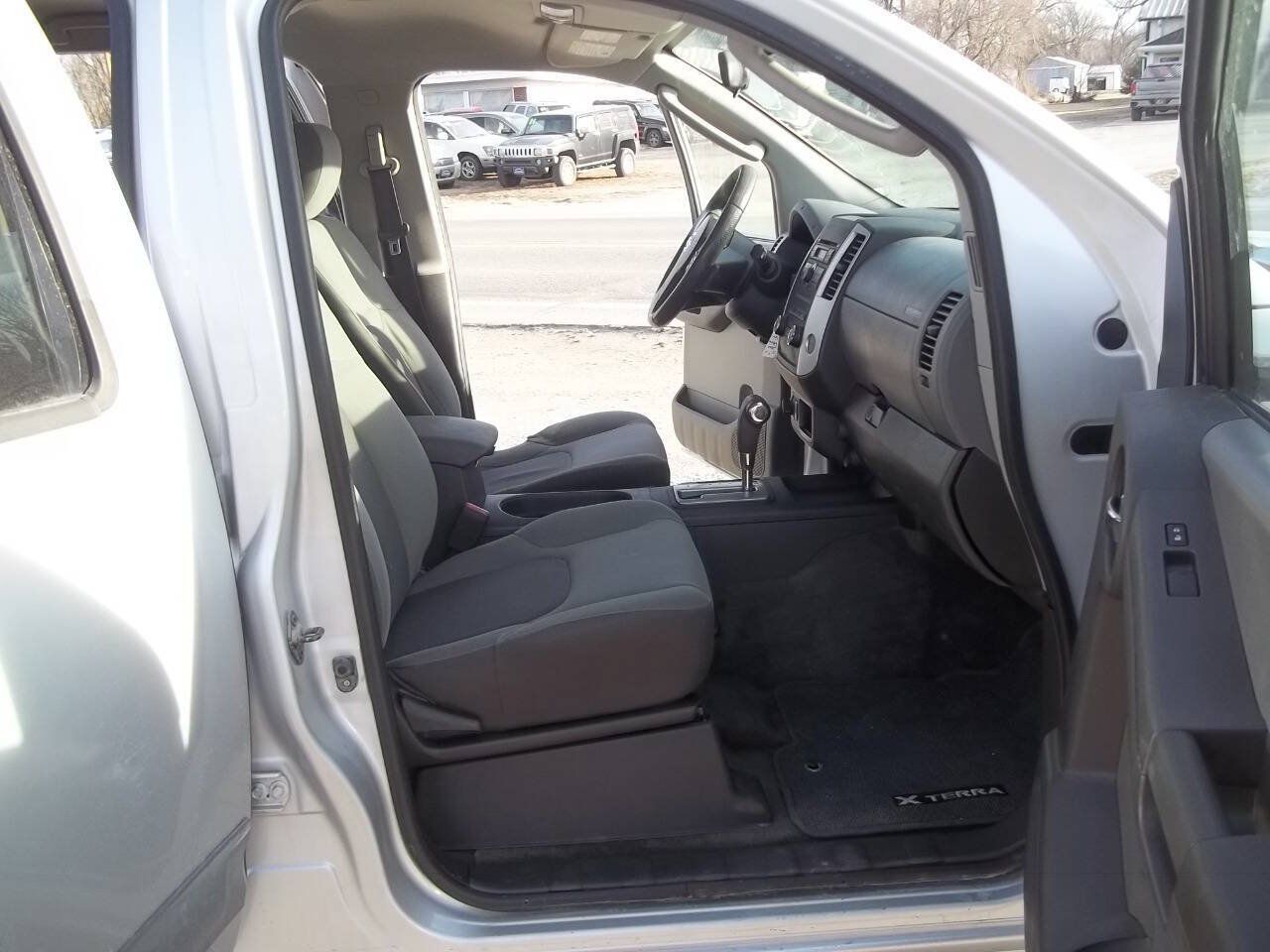 Used 2012 Nissan Xterra S AWD/4WD image 10