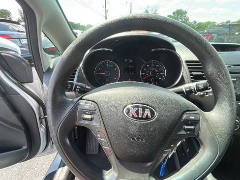 Used 2017 Kia Forte LX FWD image 20