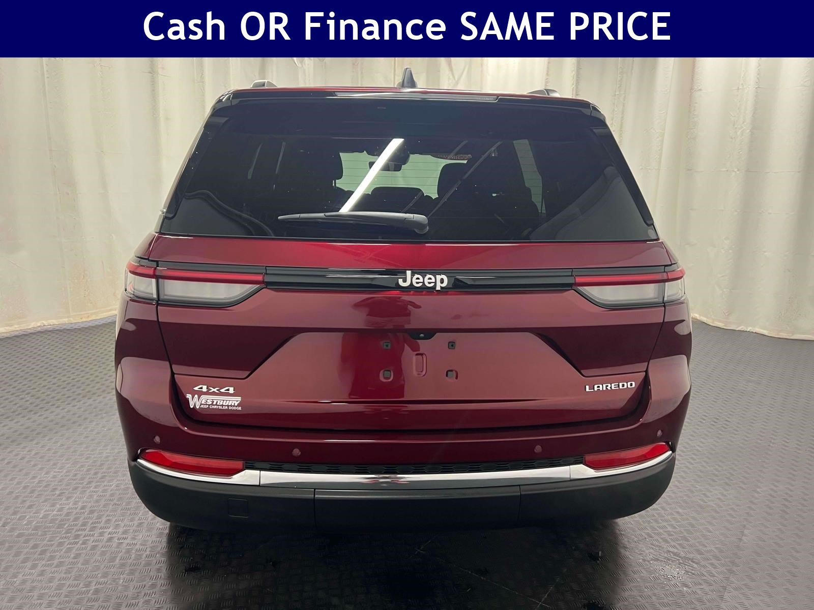 Certified 2025 Jeep Grand Cherokee Laredo X w/ Luxury Tech Group I AWD/4WD image 8