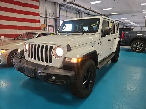 Used 2021 Jeep Wrangler Unlimited Sahara AWD/4WD image 2