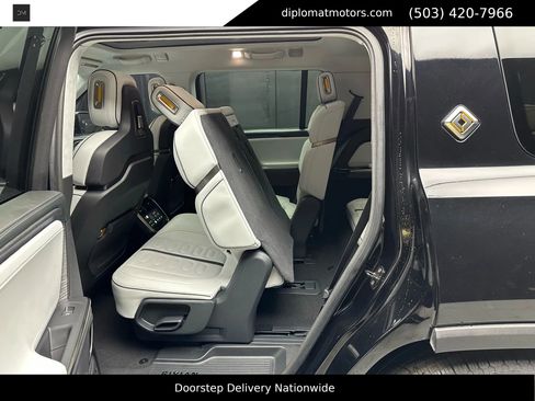 Used 2023 Rivian R1S Adventure image 19