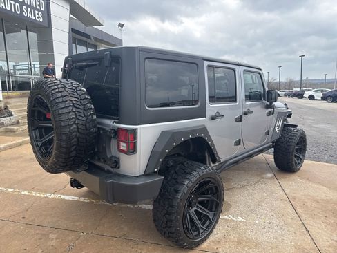 Used 2015 Jeep Wrangler Unlimited Freedom Edition image 3