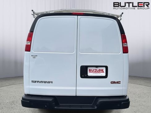 Used 2023 GMC Savana 2500 w/ Driver Convenience Package image 4