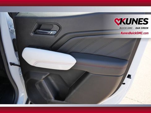 Used 2026 GMC Canyon AT4X w/ LPO, Black Badging Package AWD/4WD image 27