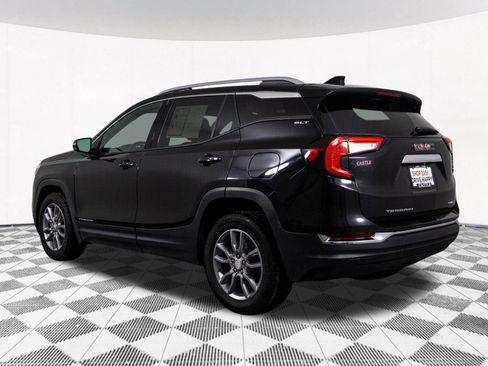 Used 2022 GMC Terrain SLT image 13