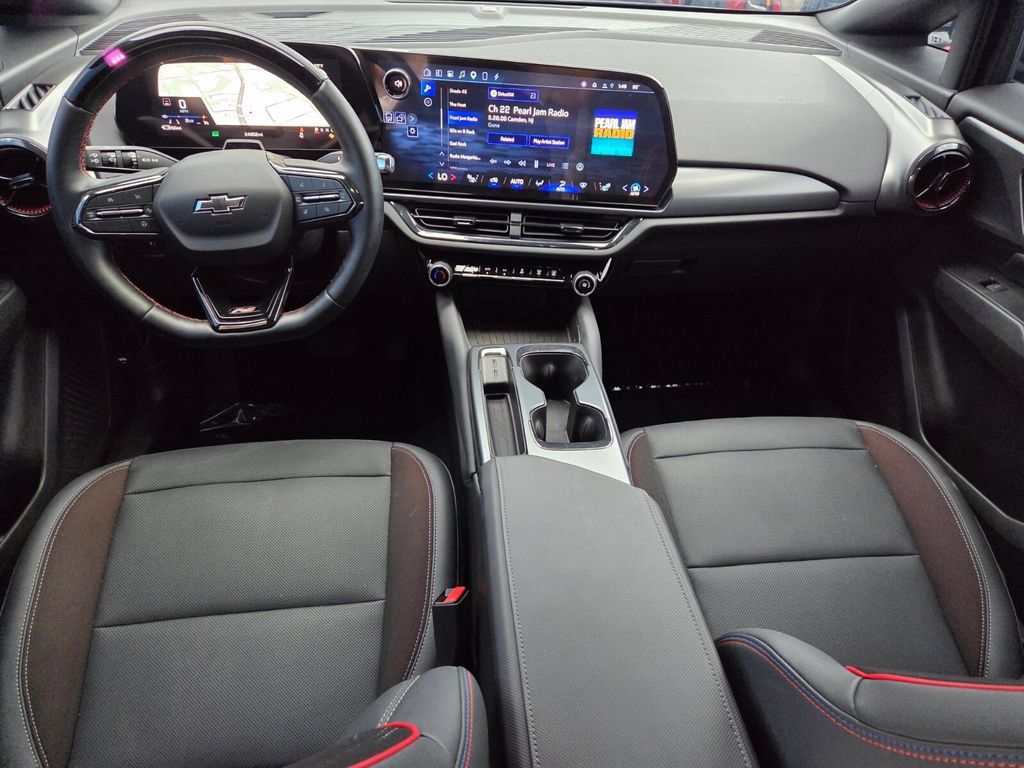 Certified 2024 Chevrolet Equinox EV RS FWD image 9